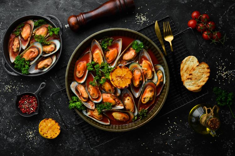 Mussels and shellfish are a source of zinc for hair health