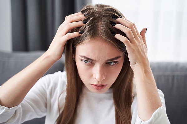 Scalp psoriasis vs dandruff