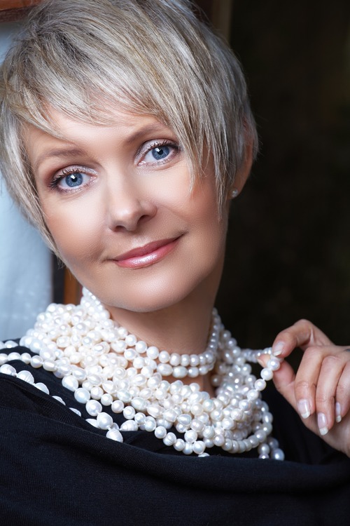 face framing pixie cut