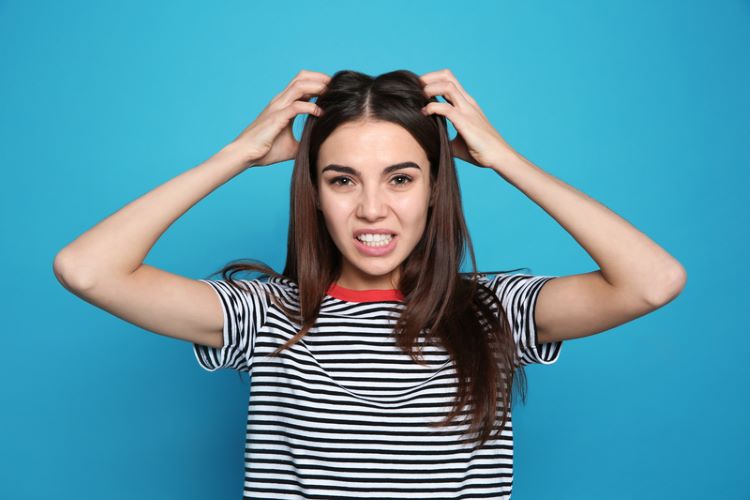 Woman with burning scalp syndrome