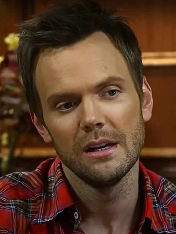 Joel McHale’s hair in 2015