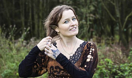 How To Add Colour To Your Hair Without The Use Of Chemicals